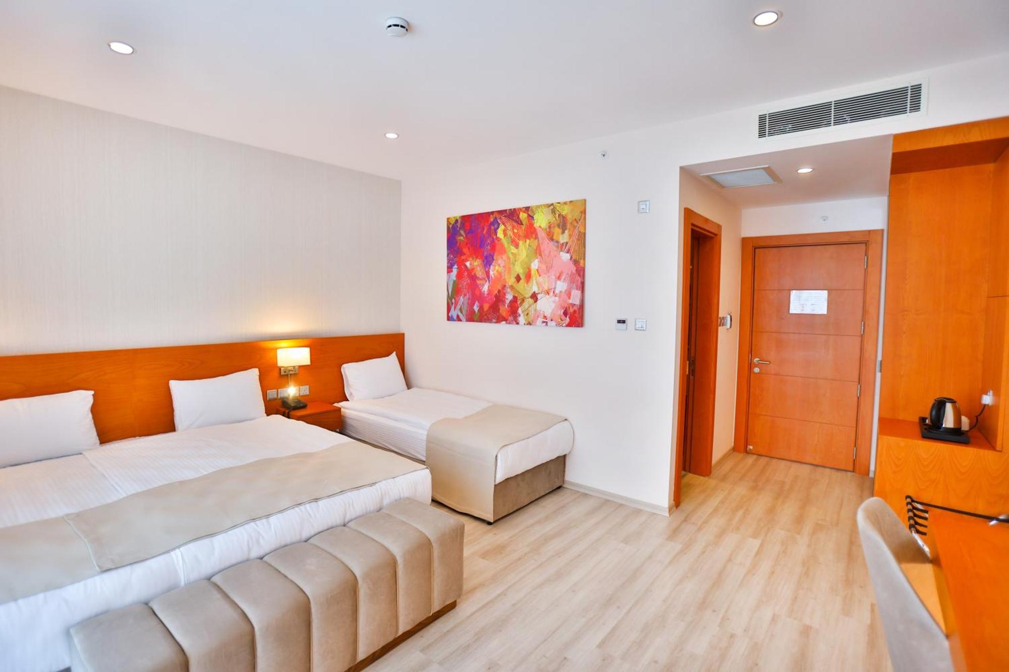 Caddem Inn Hotel Фамагуста Екстер'єр фото