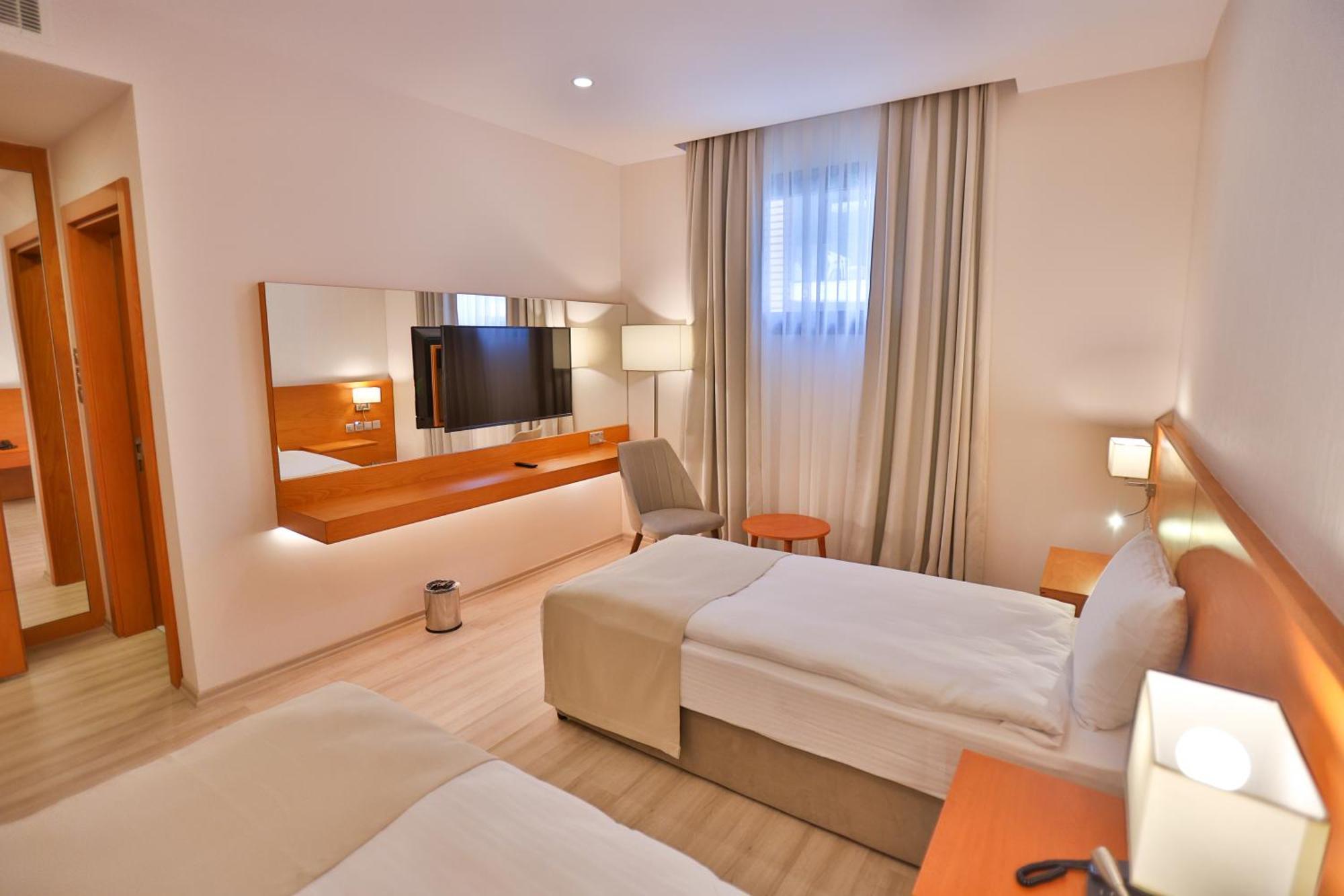 Caddem Inn Hotel Фамагуста Екстер'єр фото